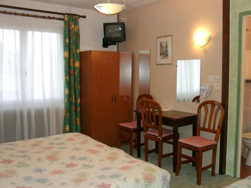 Hotel Le Chatelet Saint-Paul-de-Fenouillet Exterior foto