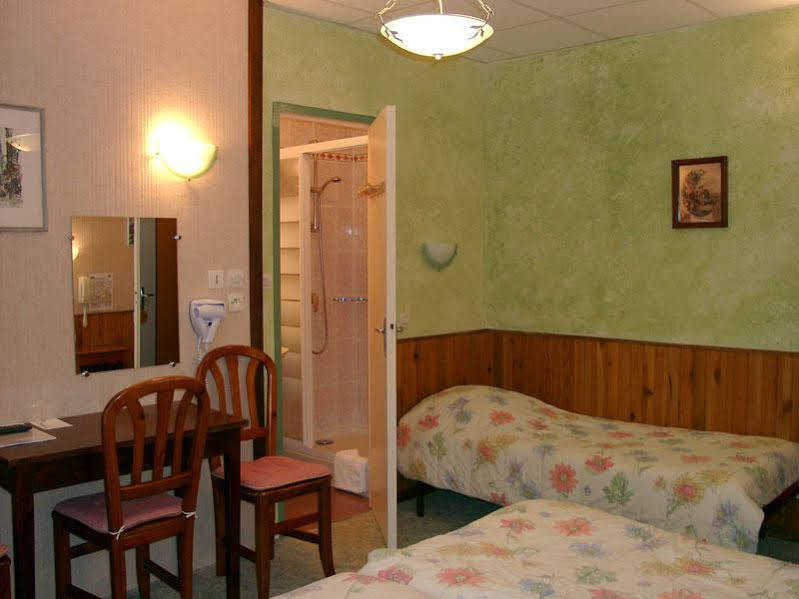 Hotel Le Chatelet Saint-Paul-de-Fenouillet Exterior foto